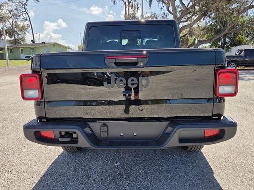 Black Clearcoat 2026 Jeep Gladiator Sport