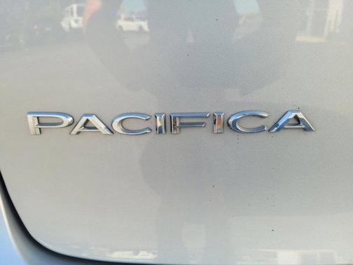 2023 Chrysler Pacifica Touring-L