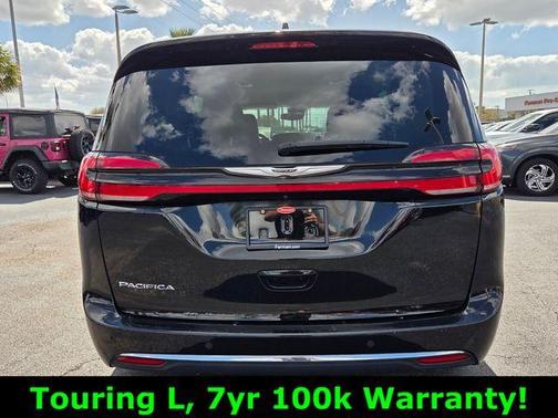 2024 Chrysler Pacifica Touring-L