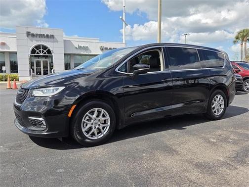 2024 Chrysler Pacifica Touring-L