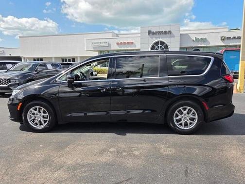 2024 Chrysler Pacifica Touring-L