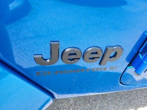 2025 Jeep Gladiator Sport