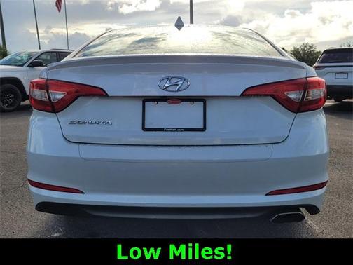 2016 Hyundai SONATA SE