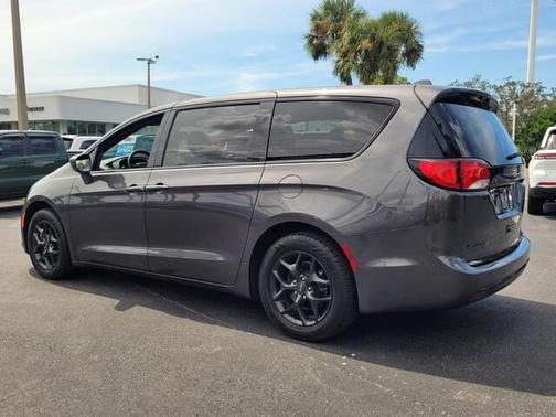 2018 Chrysler Pacifica Touring Plus