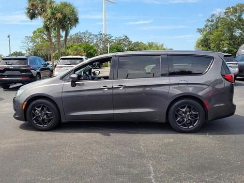 2018 Chrysler Pacifica Touring Plus