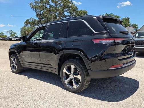 Diamond Black 2026 Jeep Grand Cherokee Limited