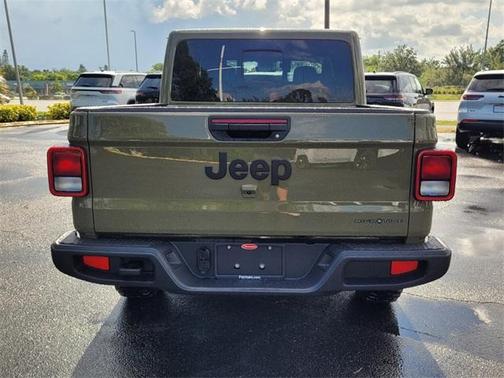 2025 Jeep Gladiator Sport