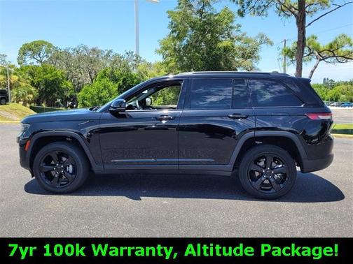 2022 Jeep Grand Cherokee Altitude