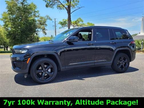 2022 Jeep Grand Cherokee Altitude