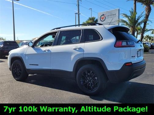 2023 Jeep Cherokee Altitude Lux