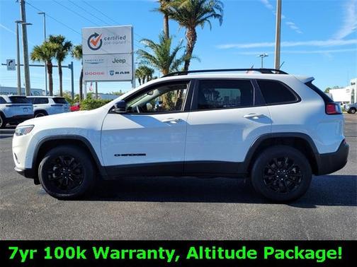 2023 Jeep Cherokee Altitude Lux