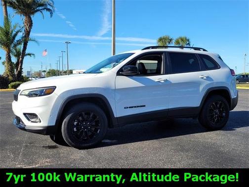 2023 Jeep Cherokee Altitude Lux