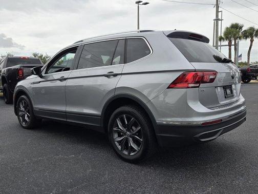 Pyrite Silver Metallic 2022 Volkswagen Tiguan 2.0T SE