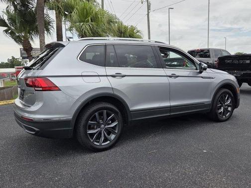 Pyrite Silver Metallic 2022 Volkswagen Tiguan 2.0T SE