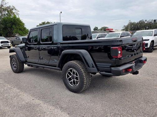 Black Clearcoat 2026 Jeep Gladiator Rubicon