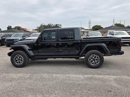 Black Clearcoat 2026 Jeep Gladiator Rubicon