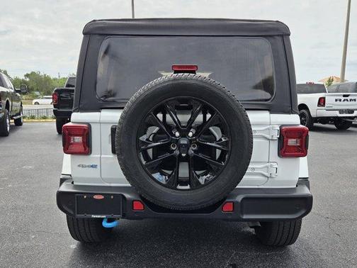 Bright White Clearcoat 2022 Jeep Wrangler Unlimited 4xe Sahara