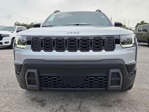 Silver Zynith Clearcoat 2026 Jeep Cherokee LAREDO/LIMITED