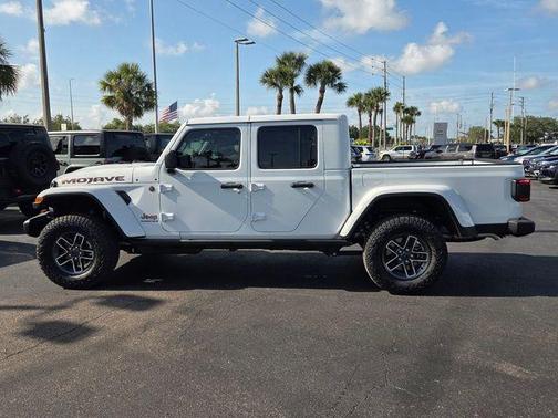 Bright White Clearcoat 2026 Jeep Gladiator Mojave