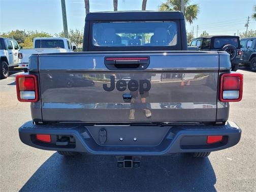 2025 Jeep Gladiator Sport