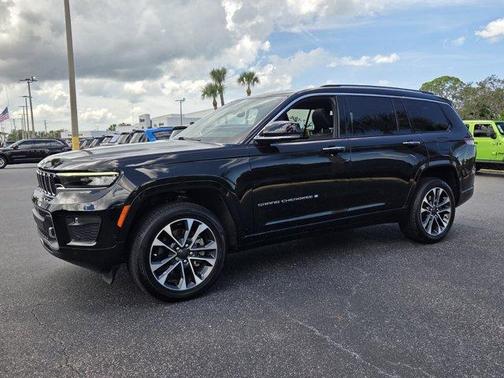 Diamond Black 2023 Jeep Grand Cherokee L Overland