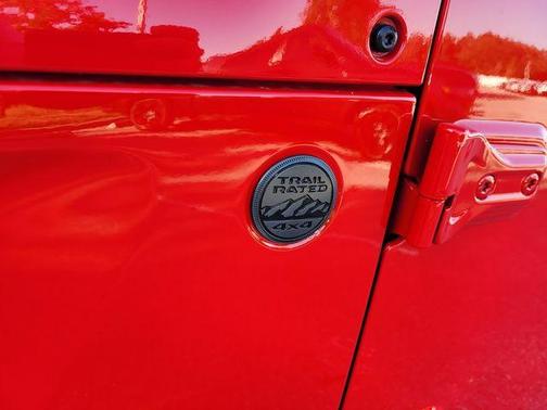 Firecracker Red Clearcoat 2026 Jeep Gladiator Sport