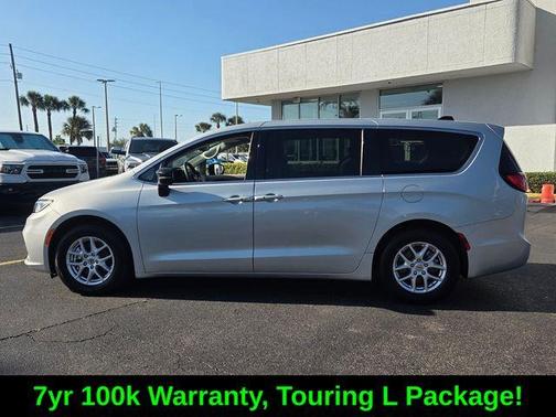 Silver Mist Clearcoat 2024 Chrysler Pacifica Touring-L