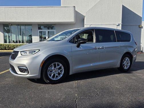 Silver Mist Clearcoat 2024 Chrysler Pacifica Touring-L