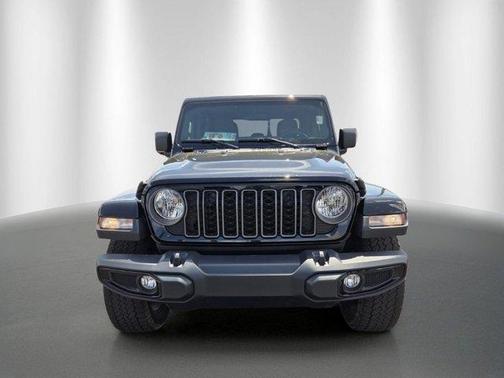 Black Clearcoat 2025 Jeep Gladiator Sport