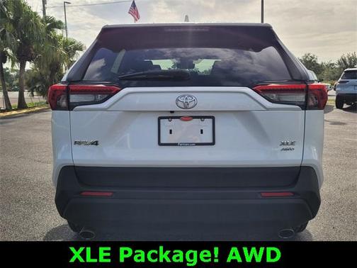 2020 Toyota RAV4 XLE