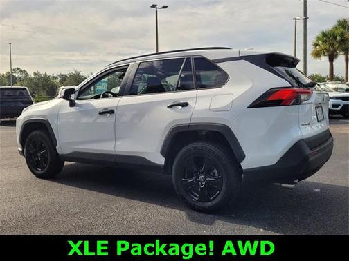2020 Toyota RAV4 XLE