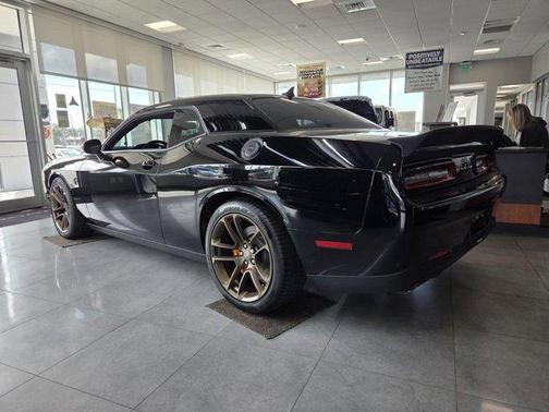 Pitch Black Clearcoat 2023 Dodge Challenger SRT Hellcat