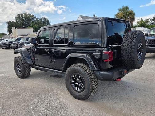 Black Clearcoat 2026 Jeep Wrangler Rubicon