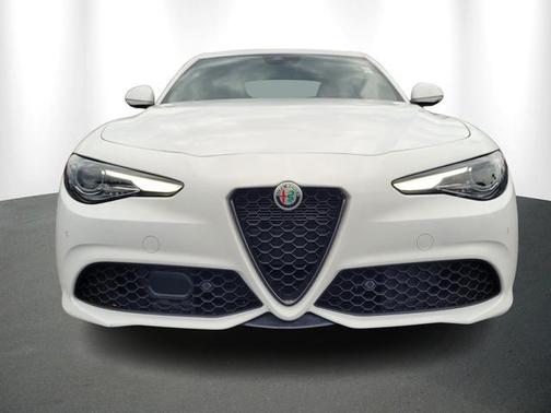 2022 Alfa Romeo Giulia Base