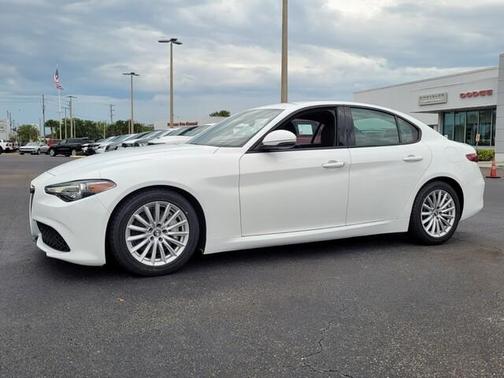 2022 Alfa Romeo Giulia Base