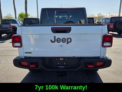 Bright White Clearcoat 2023 Jeep Gladiator Rubicon