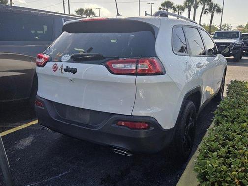 Bright White Clearcoat 2018 Jeep Cherokee Latitude