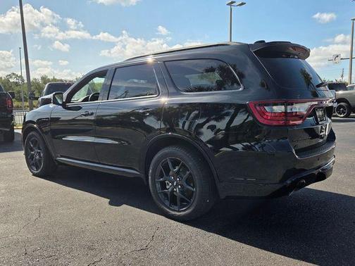 DB Black Crystal Clearcoat 2026 Dodge Durango GT Plus HEMI V8