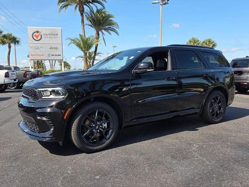 DB Black Crystal Clearcoat 2026 Dodge Durango GT Plus HEMI V8