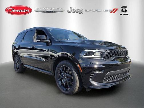 DB Black Crystal Clearcoat 2026 Dodge Durango GT Plus HEMI V8