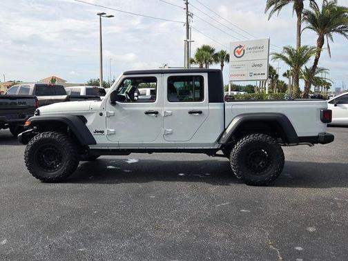 Bright White Clearcoat 2026 Jeep Gladiator Sport