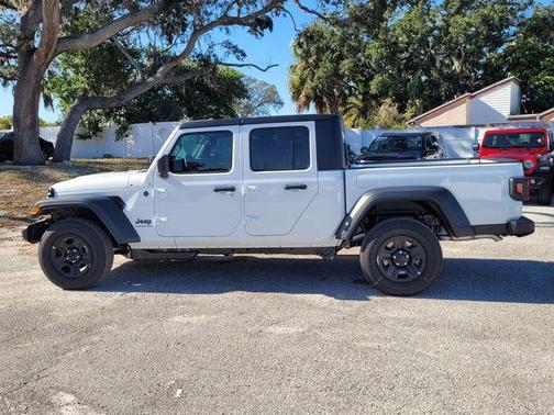 2026 Jeep Gladiator Sport