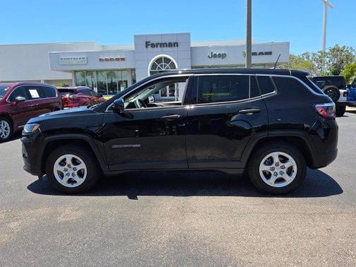 Diamond Black 2022 Jeep Compass Sport