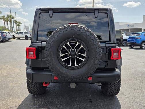 Black Clearcoat 2025 Jeep Wrangler Rubicon