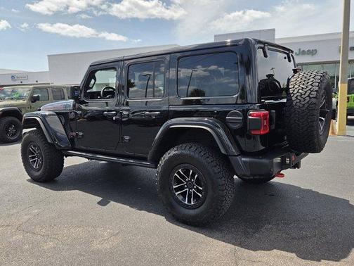 Black Clearcoat 2025 Jeep Wrangler Rubicon