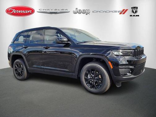 Diamond Black 2025 Jeep Grand Cherokee Laredo