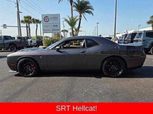 Granite Crystal Clearcoat Metallic 2016 Dodge Challenger SRT Hellcat