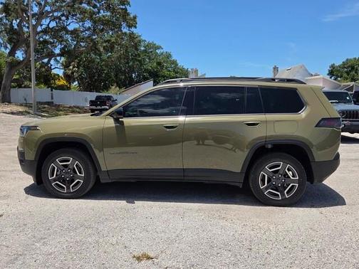 41 2026 Jeep Cherokee LAREDO/LIMITED