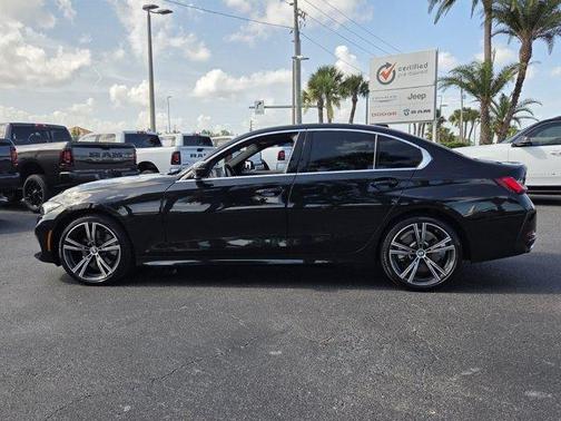 Black Sapphire Metallic 2024 BMW 330 i