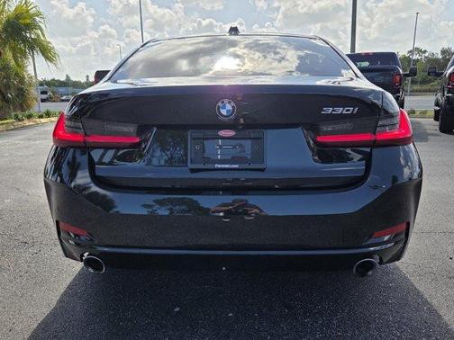 Black Sapphire Metallic 2024 BMW 330 i